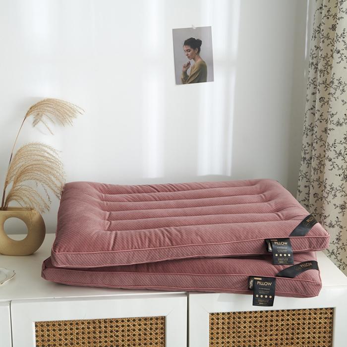 91家纺网 家纺一手货源 找家纺 赛格时代家居 牛奶绒舒适护颈羽丝绒枕头 低枕