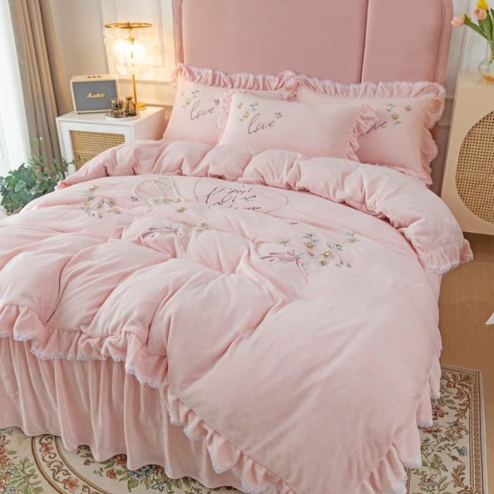 91家纺网 家纺一手货源 找家纺 （总）亲亲公主2025秋冬保暖新款牛奶绒保暖四件套绣花四件套