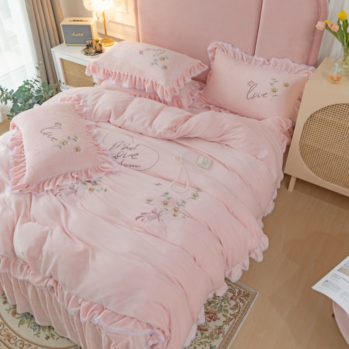 91家纺网 家纺一手货源 找家纺 （总）亲亲公主2025秋冬保暖新款牛奶绒保暖四件套绣花四件套