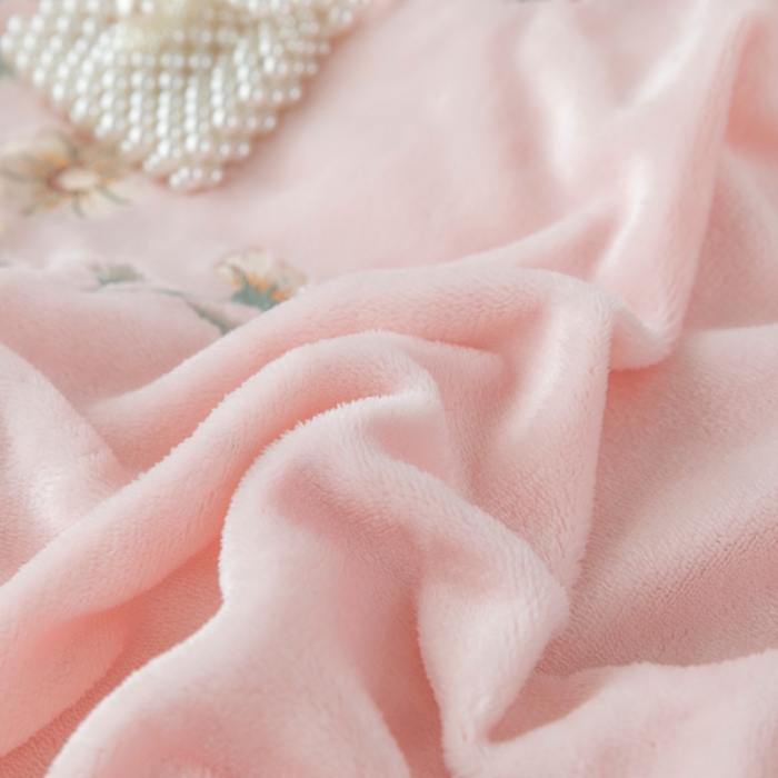 91家纺网 家纺一手货源 找家纺 （总）亲亲公主2025秋冬保暖新款牛奶绒保暖四件套绣花四件套