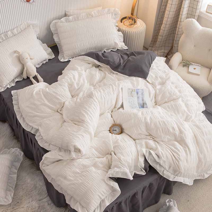 91家纺网 家纺一手货源 找家纺 慕澄 2022新款公主风泡泡纱花边四件套 梨花白＋灰