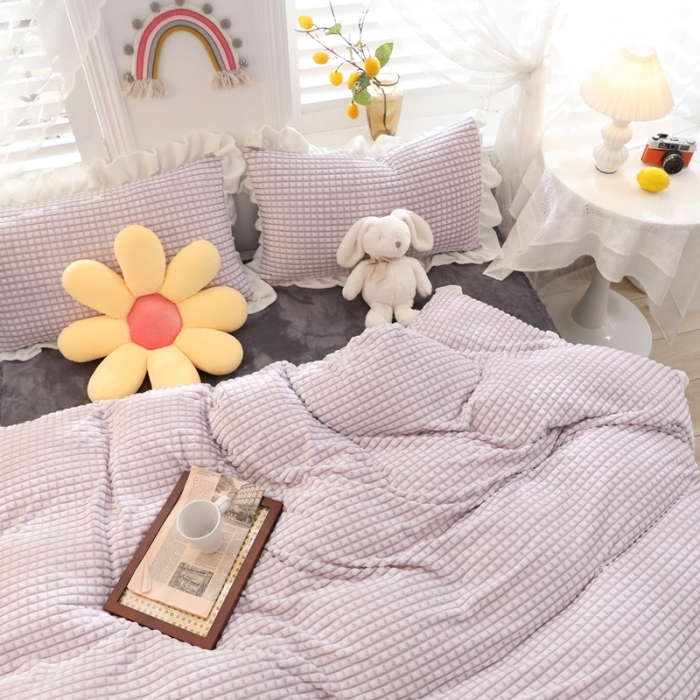 91家纺网 家纺一手货源 找家纺 （总）慕澄 2022新款牛奶绒剪花荷叶边四件套实拍图