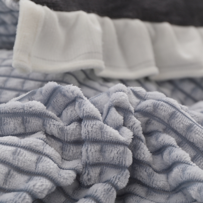 91家纺网 家纺一手货源 找家纺 慕澄 2022新款牛奶绒剪花荷叶边四件套实拍图 可可蓝