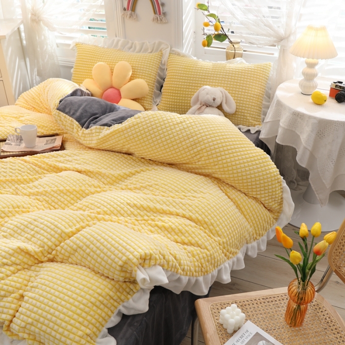 91家纺网 家纺一手货源 找家纺 慕澄 2022新款牛奶绒剪花荷叶边四件套实拍图 满天星