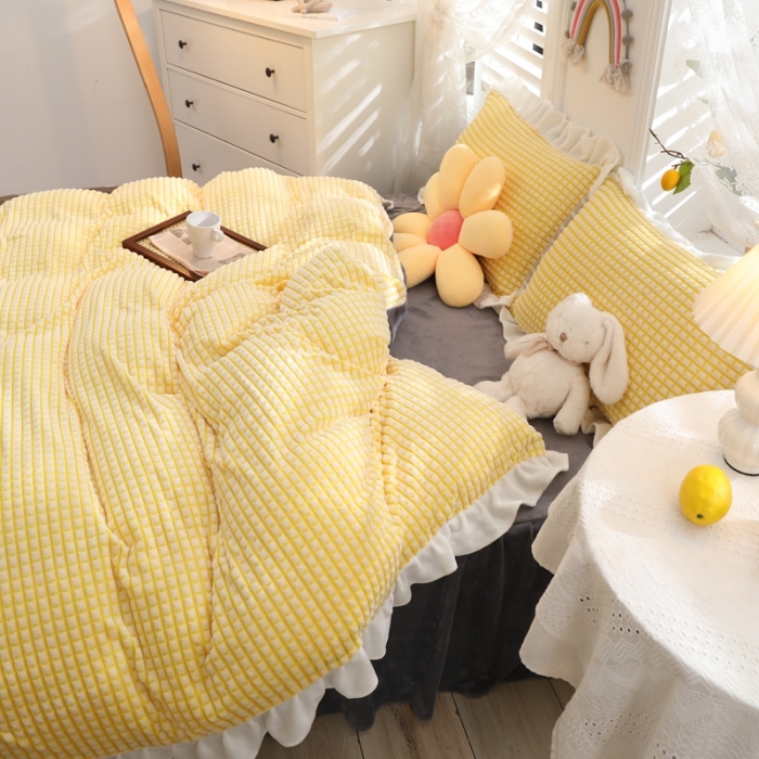 91家纺网 家纺一手货源 找家纺 慕澄 2022新款牛奶绒剪花荷叶边四件套实拍图 满天星