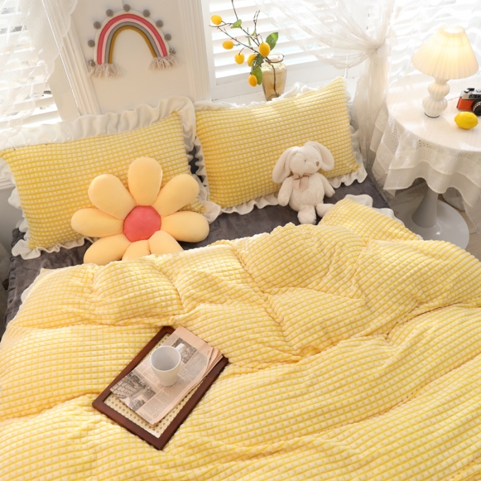 91家纺网 家纺一手货源 找家纺 慕澄 2022新款牛奶绒剪花荷叶边四件套实拍图 满天星