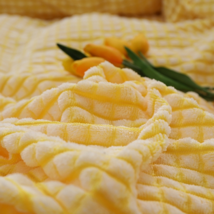 91家纺网 家纺一手货源 找家纺 慕澄 2022新款牛奶绒剪花荷叶边四件套实拍图 满天星