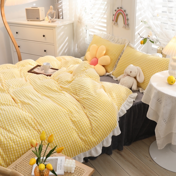 91家纺网 家纺一手货源 找家纺 慕澄 2022新款牛奶绒剪花荷叶边四件套实拍图 满天星