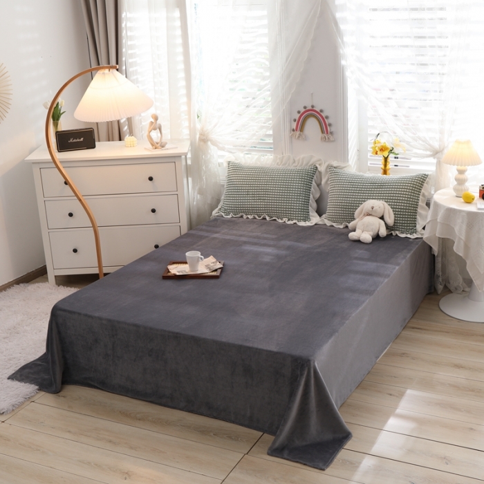 91家纺网 家纺一手货源 找家纺 慕澄 2022新款牛奶绒剪花荷叶边四件套实拍图 奶茶绿