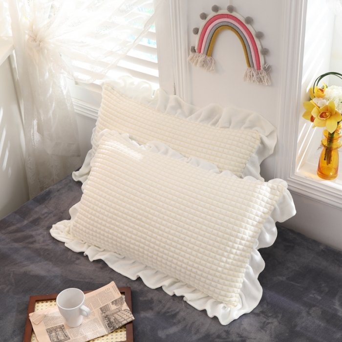 91家纺网 家纺一手货源 找家纺 慕澄 2022新款牛奶绒剪花荷叶边四件套实拍图 奶油白