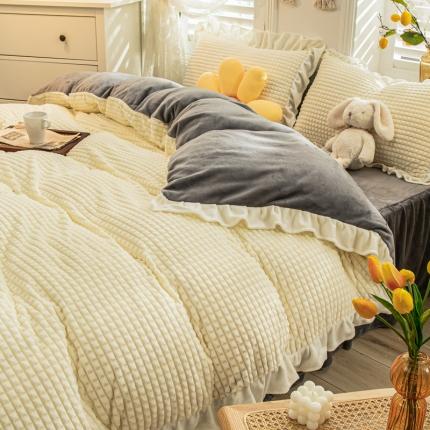 91家纺网 家纺一手货源 找家纺 慕澄 2022牛奶绒剪花绒荷叶边四件套暖光效果图 奶油白