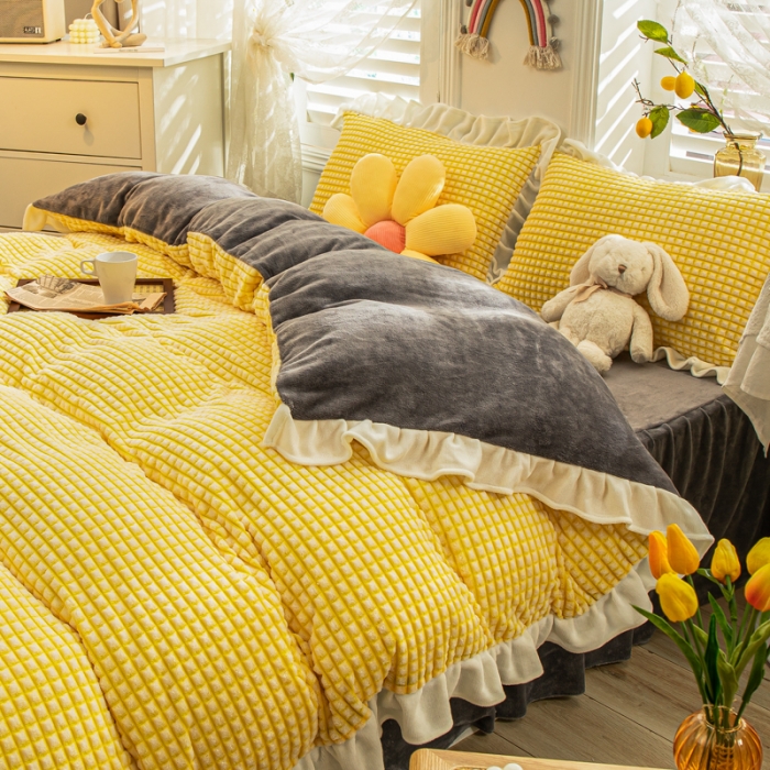 91家纺网 家纺一手货源 找家纺 （总）慕澄 2022牛奶绒剪花绒荷叶边四件套暖光效果图