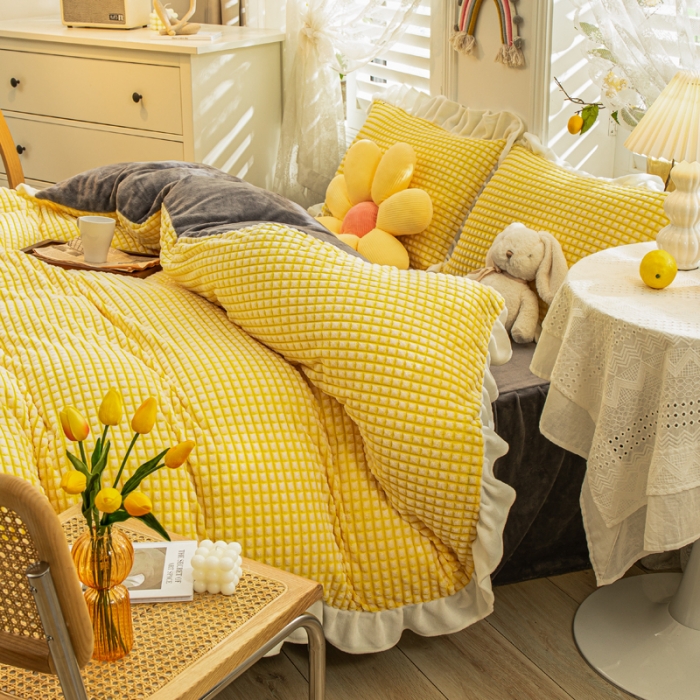 91家纺网 家纺一手货源 找家纺 慕澄 2022牛奶绒剪花绒荷叶边四件套暖光效果图 满天星