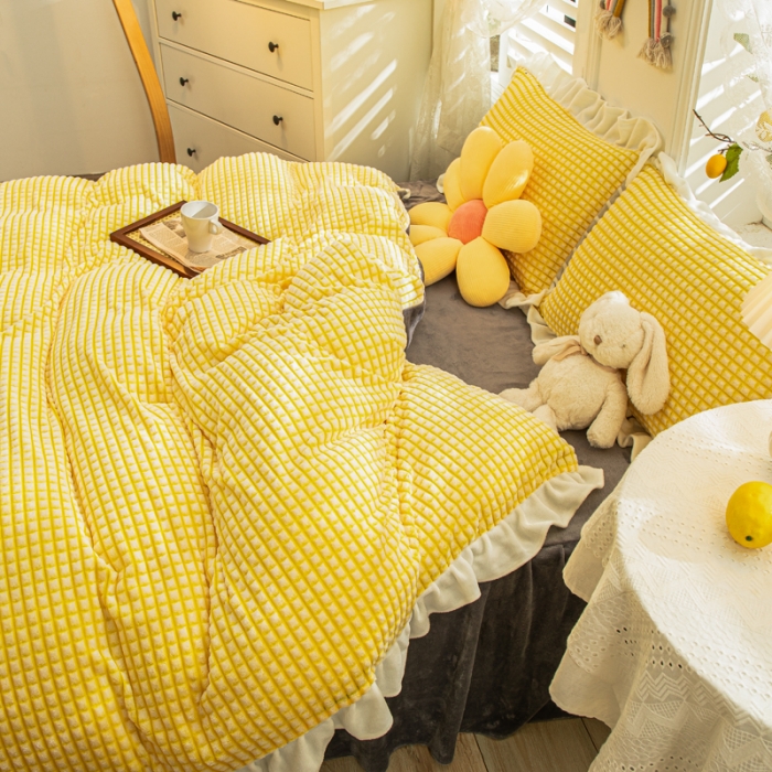 91家纺网 家纺一手货源 找家纺 慕澄 2022牛奶绒剪花绒荷叶边四件套暖光效果图 满天星