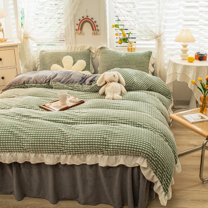 91家纺网 家纺一手货源 找家纺 慕澄 2022牛奶绒剪花绒荷叶边四件套暖光效果图 奶茶绿