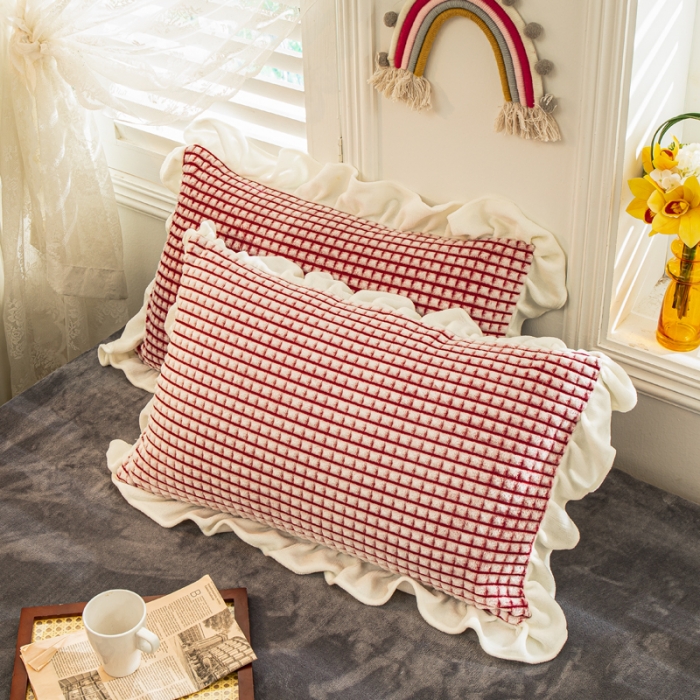 91家纺网 家纺一手货源 找家纺 慕澄 2022牛奶绒剪花绒荷叶边四件套暖光效果图 桃桃红