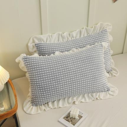 91家纺网 家纺一手货源 找家纺 慕澄 2022新款牛奶绒花边枕套48*74一对 可可蓝