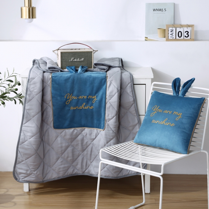 91家纺网 家纺一手货源 找家纺 （总）慕澄 2022新款兔兔网红抱枕被