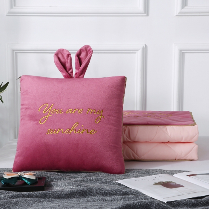 91家纺网 家纺一手货源 找家纺 慕澄 2022新款兔兔网红抱枕被 兔兔-红豆沙