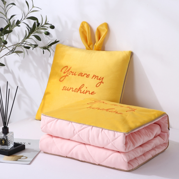 91家纺网 家纺一手货源 找家纺 慕澄 2022新款兔兔网红抱枕被 兔兔-暖黄