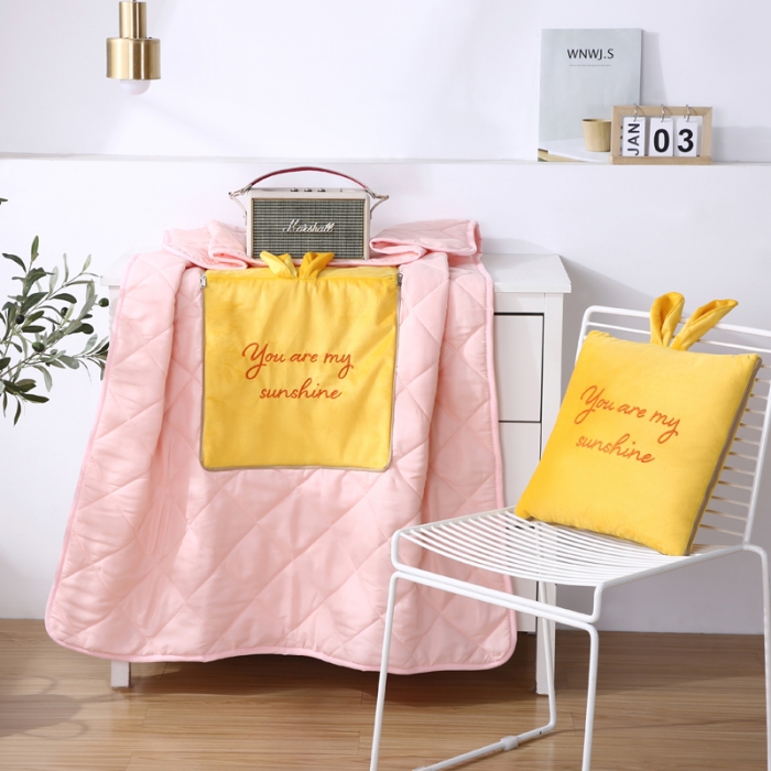 91家纺网 家纺一手货源 找家纺 慕澄 2022新款兔兔网红抱枕被 兔兔-暖黄