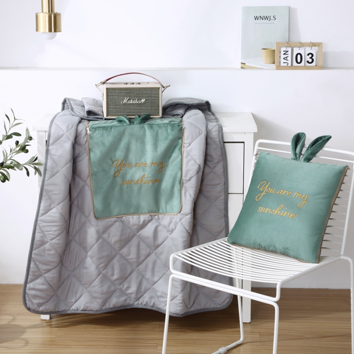 91家纺网 家纺一手货源 找家纺 慕澄 2022新款兔兔网红抱枕被 兔兔-松石绿