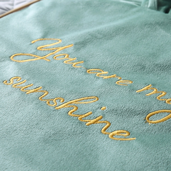 91家纺网 家纺一手货源 找家纺 慕澄 2022新款兔兔网红抱枕被 兔兔-松石绿