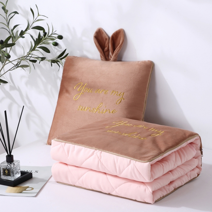 91家纺网 家纺一手货源 找家纺 慕澄 2022新款兔兔网红抱枕被 兔兔-驼色