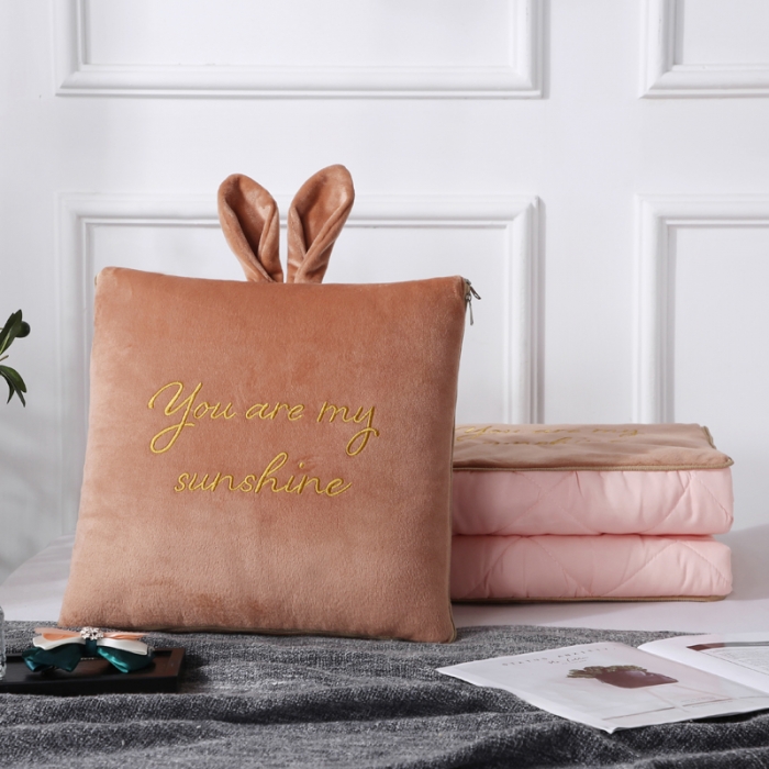 91家纺网 家纺一手货源 找家纺 慕澄 2022新款兔兔网红抱枕被 兔兔-驼色