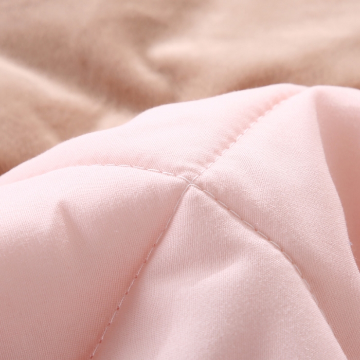 91家纺网 家纺一手货源 找家纺 慕澄 2022新款兔兔网红抱枕被 兔兔-驼色