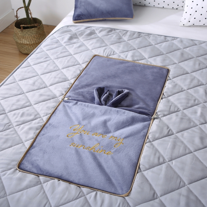 91家纺网 家纺一手货源 找家纺 慕澄 2022新款兔兔网红抱枕被 兔兔-星空灰