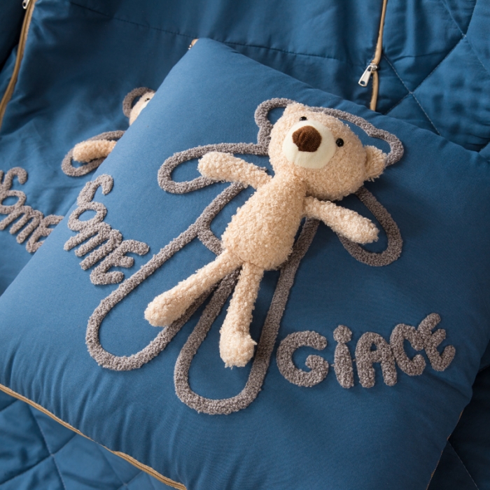 91家纺网 家纺一手货源 找家纺 慕澄 2022新款玩偶熊可拆卸抱枕被 玩偶熊-宝石蓝