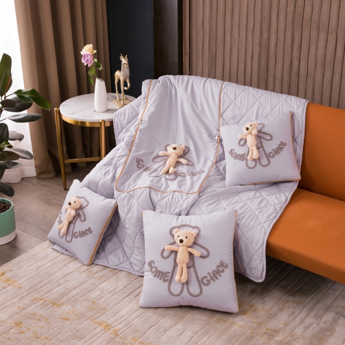 91家纺网 家纺一手货源 找家纺 慕澄 2022新款玩偶熊可拆卸抱枕被 玩偶熊-丁香紫