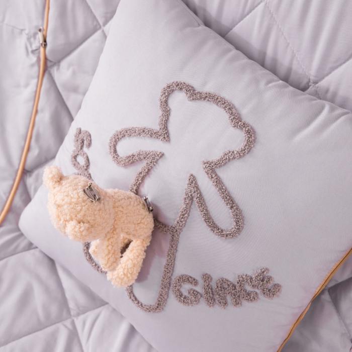 91家纺网 家纺一手货源 找家纺 慕澄 2022新款玩偶熊可拆卸抱枕被 玩偶熊-丁香紫