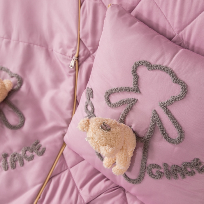 91家纺网 家纺一手货源 找家纺 慕澄 2022新款玩偶熊可拆卸抱枕被 玩偶熊-公主粉