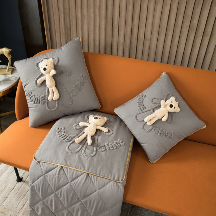 91家纺网 家纺一手货源 找家纺 慕澄 2022新款玩偶熊可拆卸抱枕被 玩偶熊-磨岩灰