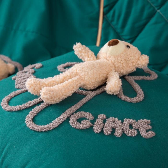 91家纺网 家纺一手货源 找家纺 慕澄 2022新款玩偶熊可拆卸抱枕被 玩偶熊-墨绿色