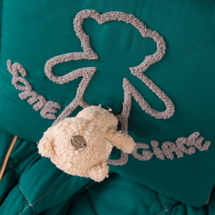 91家纺网 家纺一手货源 找家纺 慕澄 2022新款玩偶熊可拆卸抱枕被 玩偶熊-墨绿色