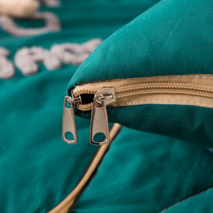 91家纺网 家纺一手货源 找家纺 慕澄 2022新款玩偶熊可拆卸抱枕被 玩偶熊-墨绿色