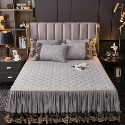 91家纺网 家纺一手货源 找家纺 衿成 2025新款全棉贴布绣花边床裙 黛丝优雅灰