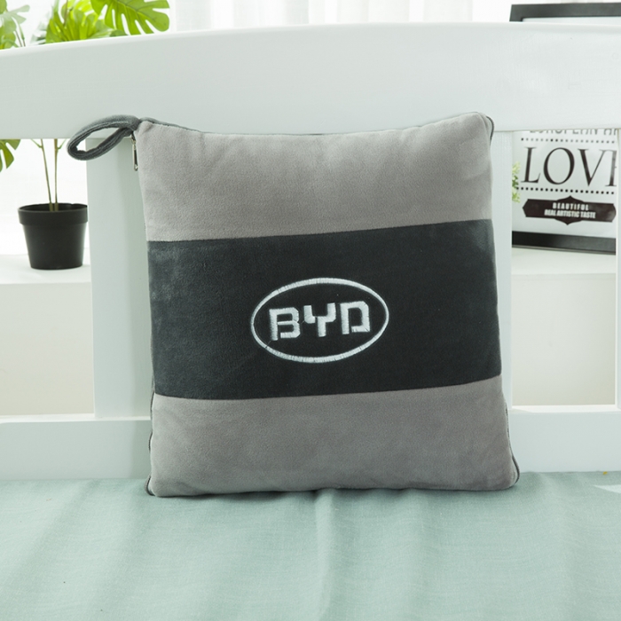 91家纺网 家纺一手货源 找家纺 慕澄 2022新款水晶绒双拼抱枕被 比亚迪灰