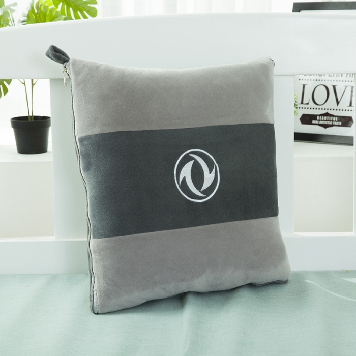 91家纺网 家纺一手货源 找家纺 慕澄 2022新款水晶绒双拼抱枕被 东风灰