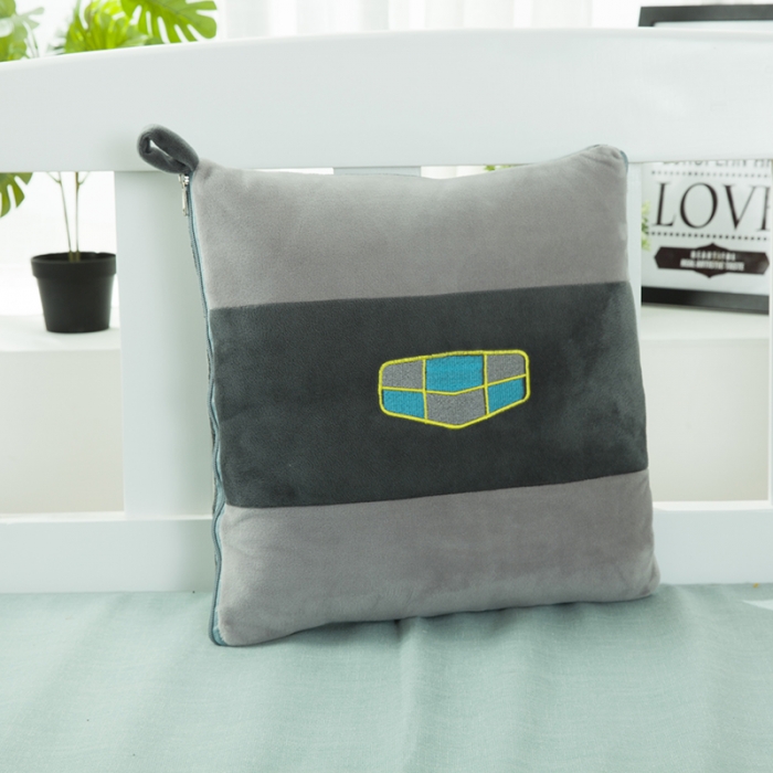 91家纺网 家纺一手货源 找家纺 慕澄 2022新款水晶绒双拼抱枕被 吉利灰