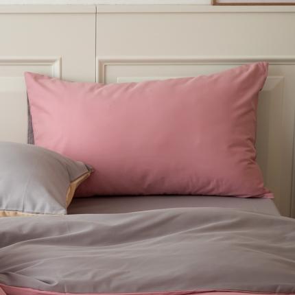 91家纺网 家纺一手货源 找家纺 绫韵 新款13374全棉素色双拼枕套48*74胭脂红+高级灰