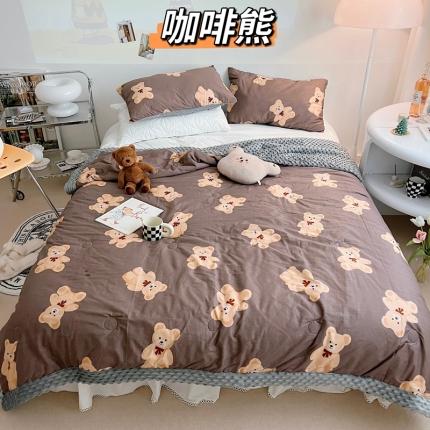 91家纺网 家纺一手货源 找家纺 星期八 2022新款豆豆夏被包边款 咖啡熊