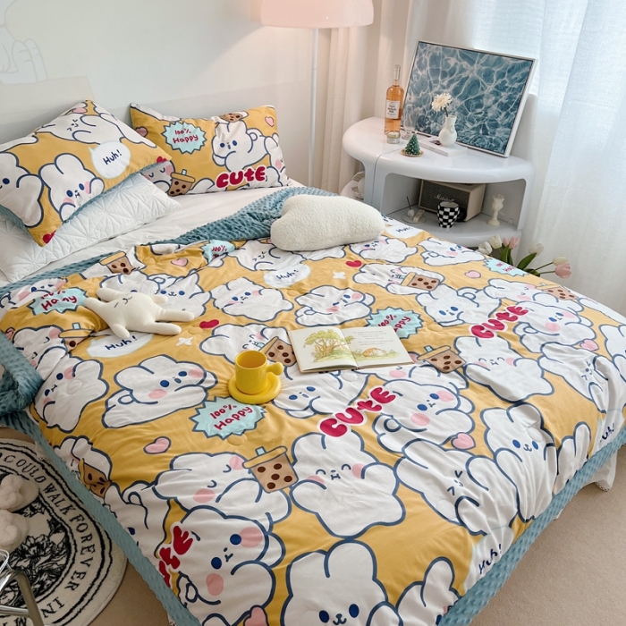 91家纺网 家纺一手货源 找家纺 星期八 2022新款豆豆夏被包边款 cute小兔