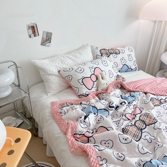 91家纺网 家纺一手货源 找家纺 星期八 2022新款豆豆夏被包边款 kitty