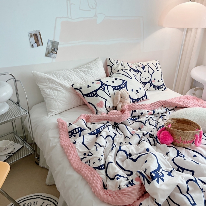 91家纺网 家纺一手货源 找家纺 星期八 2022新款豆豆夏被包边款 大白兔