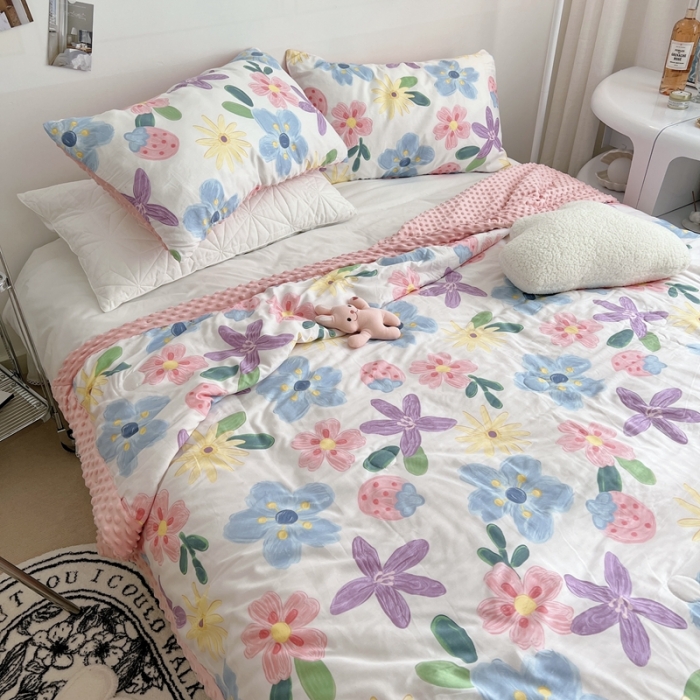 91家纺网 家纺一手货源 找家纺 星期八 2022新款豆豆夏被包边款 繁花