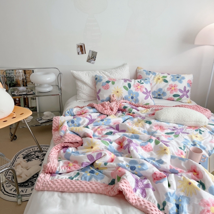 91家纺网 家纺一手货源 找家纺 星期八 2022新款豆豆夏被包边款 繁花